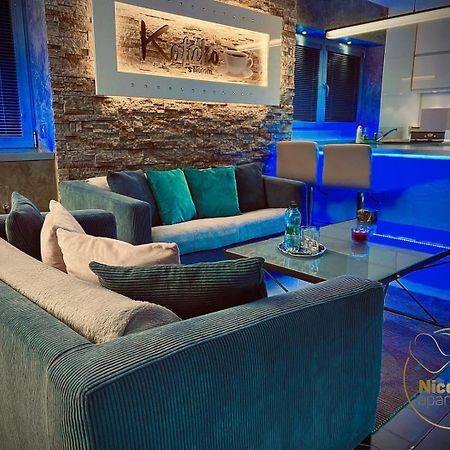 Nice Life - Luxury Apartment In The Old Town. Bratislava Esterno foto
